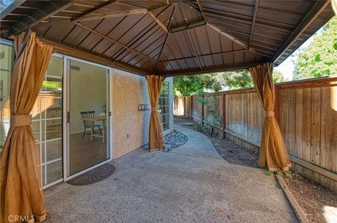 Tiny photo for 298 E Lindbrook Lane, Fresno, CA 93720 (MLS # FR25235108)