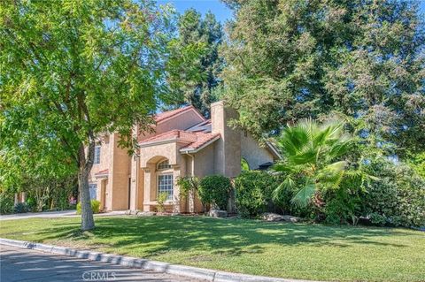 Tiny photo for 298 E Lindbrook Lane, Fresno, CA 93720 (MLS # FR25235108)