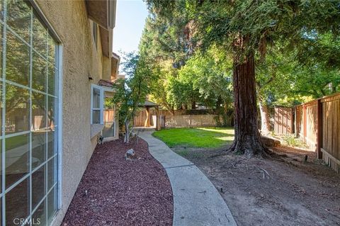 Tiny photo for 298 E Lindbrook Lane, Fresno, CA 93720 (MLS # FR25235108)