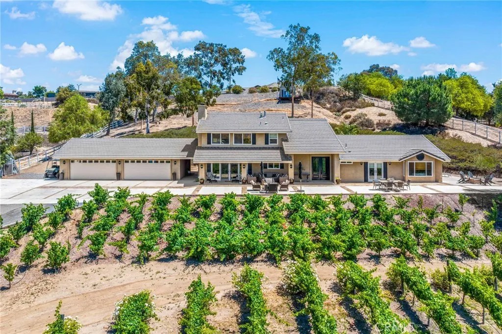 33612 Vino Way