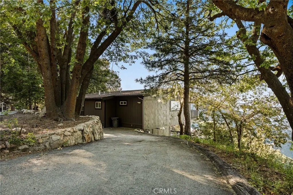 31537 Old City Creek