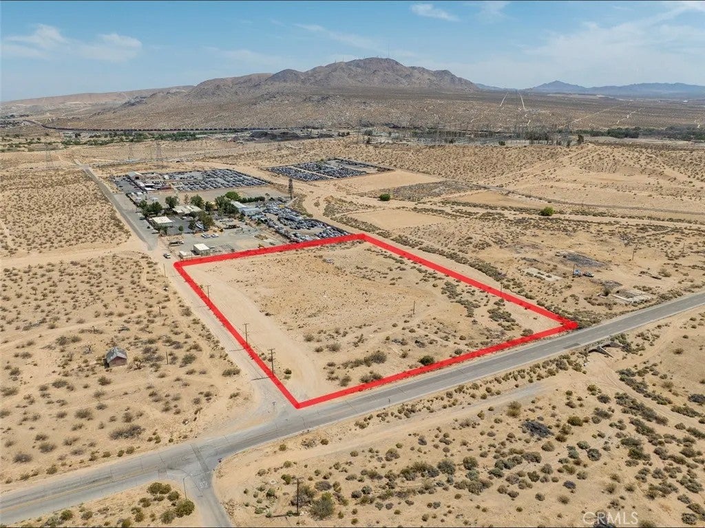 Photo of 1 Gas Line, Victorville, CA 92394 (MLS # PW26234426)
