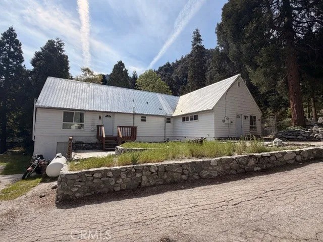 41266 Valley Of The Falls