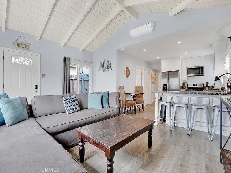 1320 W Balboa Boulevard