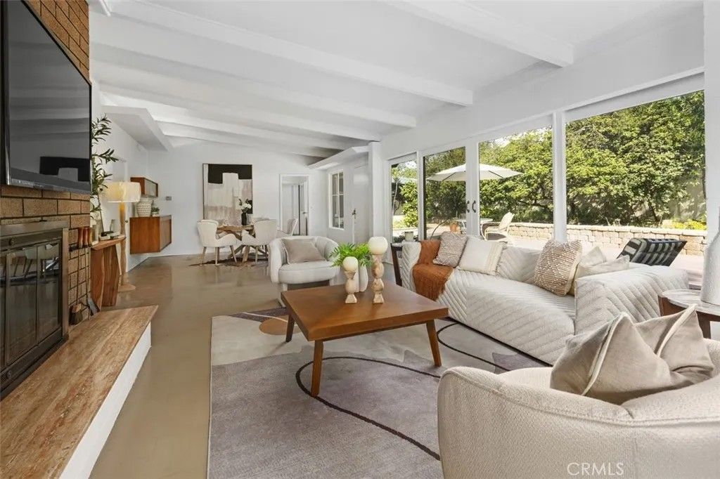 Photo of 444 Oneida Drive, Pasadena, CA 91107 (MLS # AR26063859)