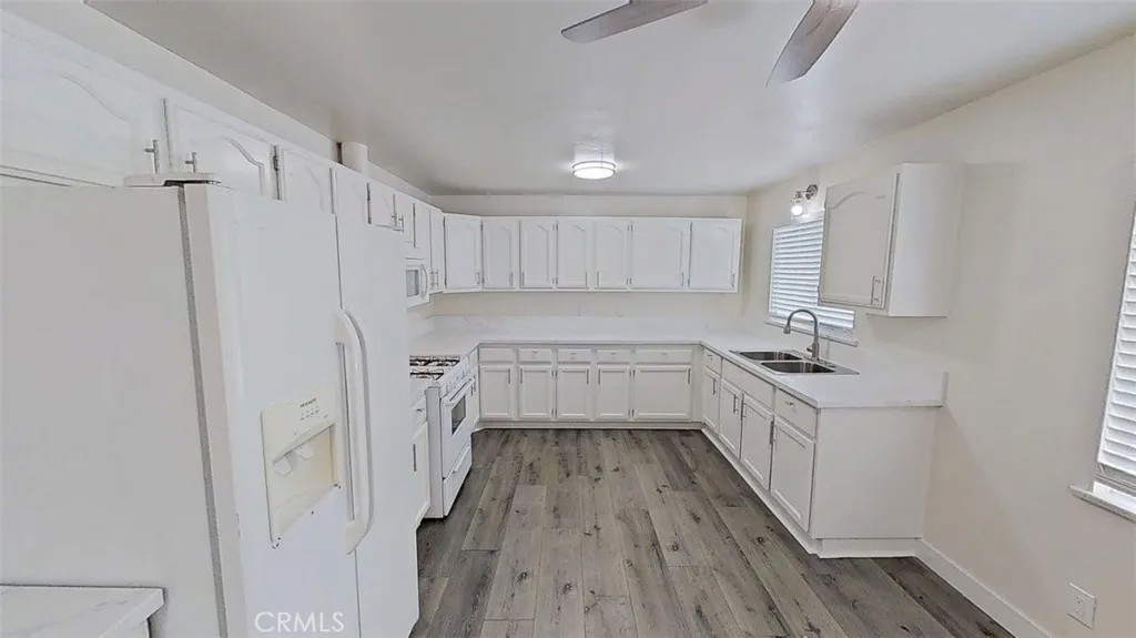 1201 S Douglas