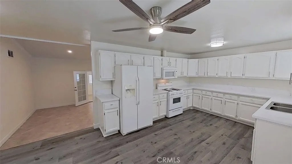 1201 S Douglas