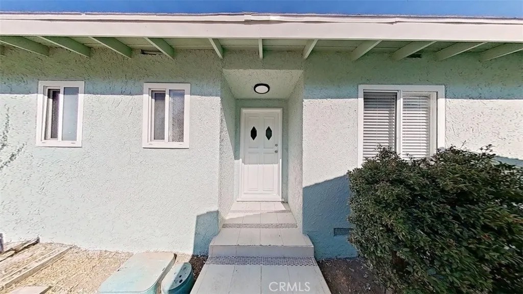 1201 S Douglas