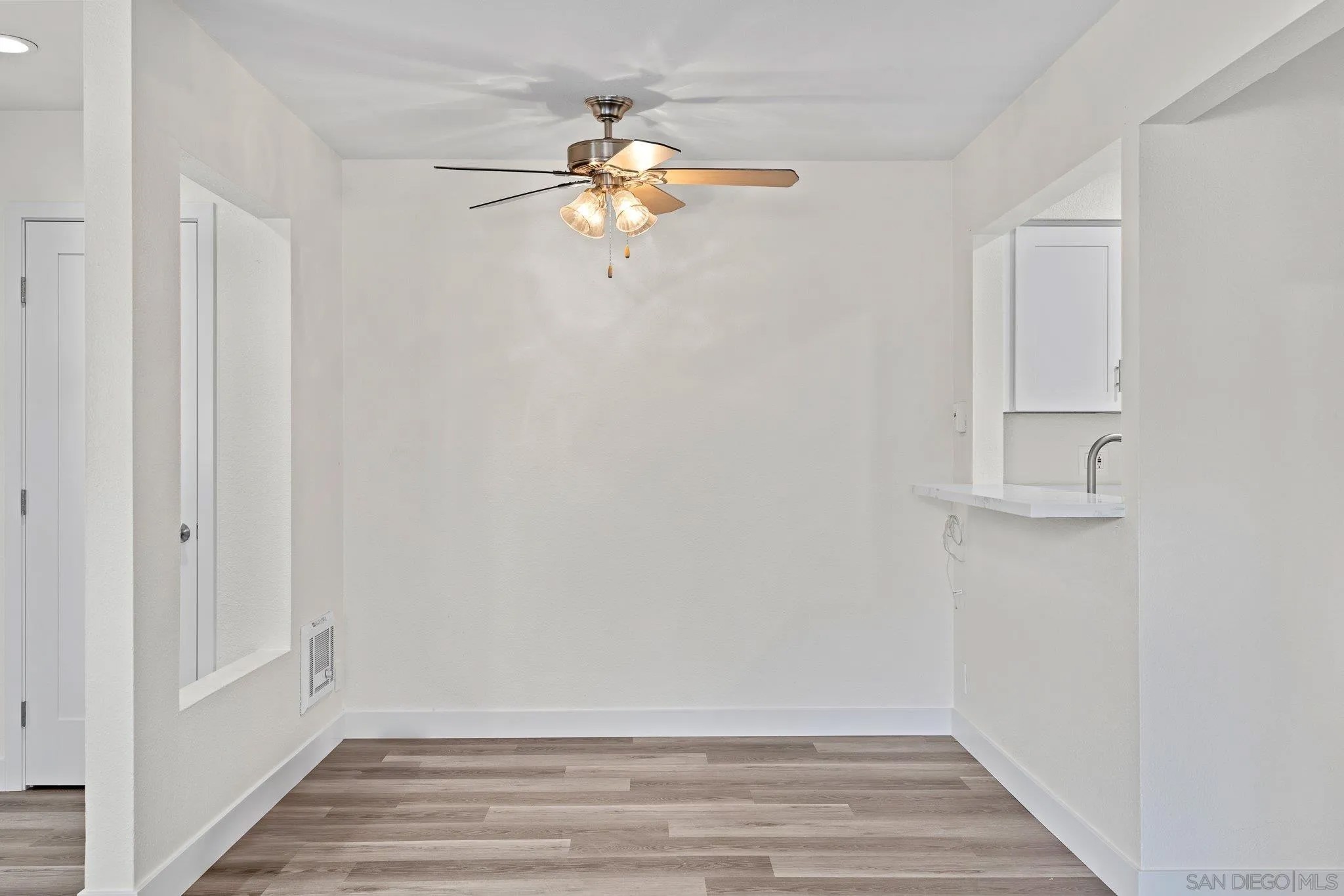 8027 Caminito De Pizza B