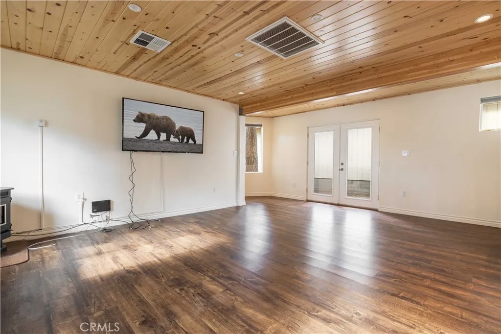 137 E Barker