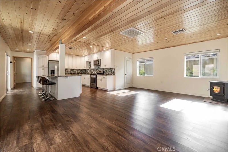 137 E Barker