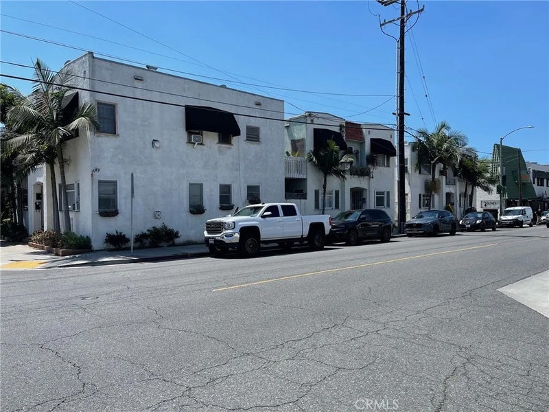 3522 E Broadway