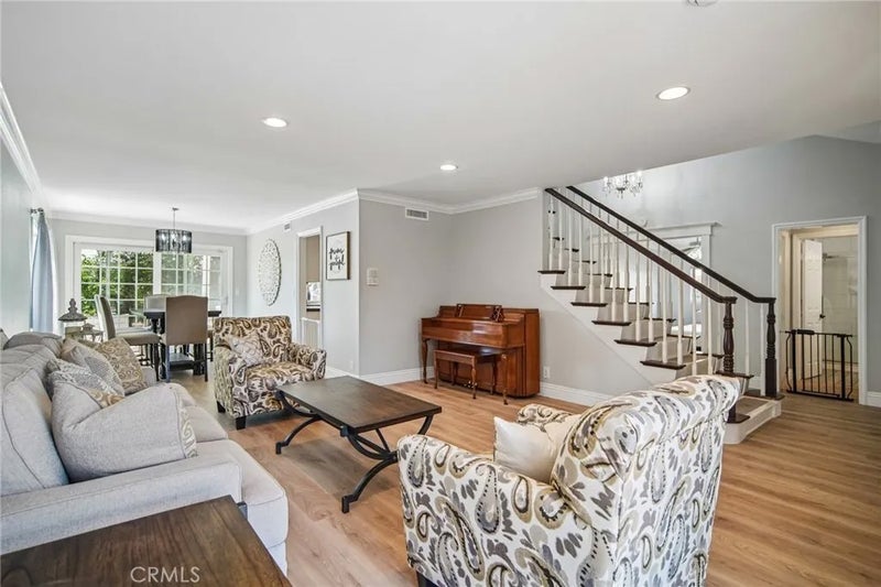 1211 N Willamette Drive