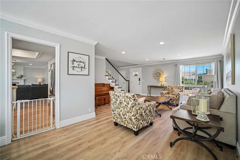 1211 N Willamette Drive