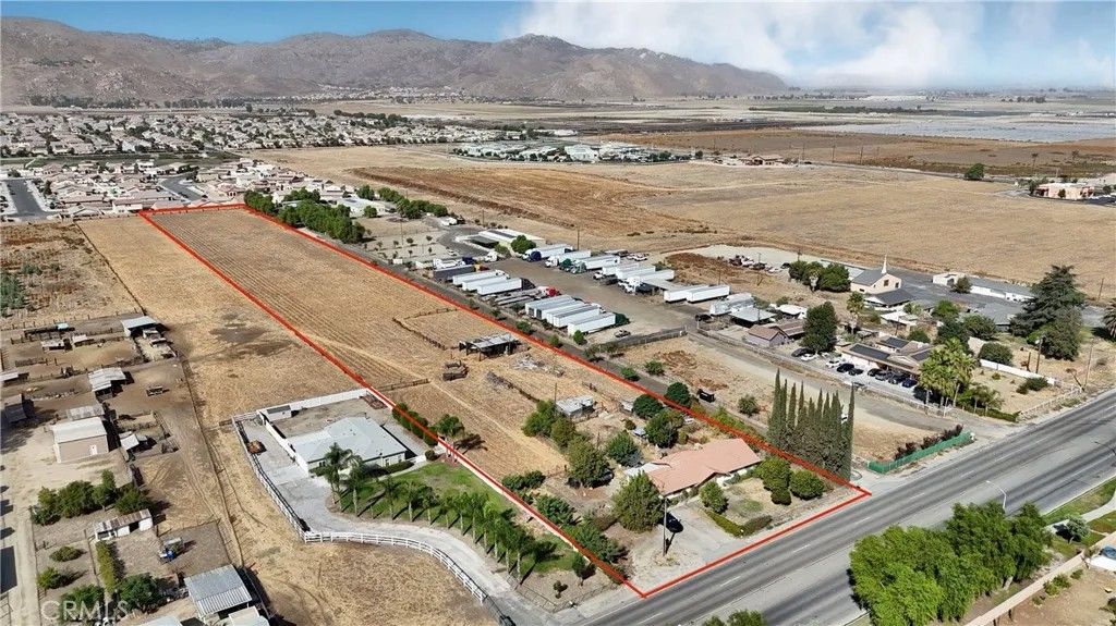 Photo of 492 S Sanderson Avenue, San Jacinto, CA 92582 (MLS # IG24215420)