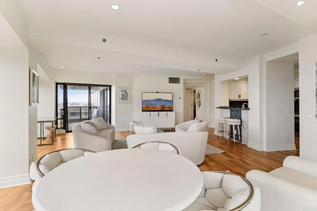 100 Harbor Drive 1106
