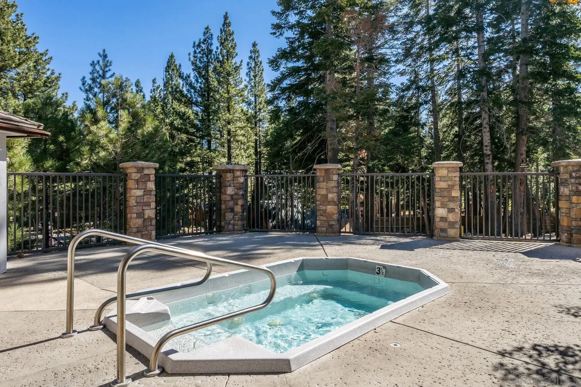 Mammoth Lakes, California 93546, United States, 3 Bedrooms Bedrooms, ,3 BathroomsBathrooms,Residential,Active,171584