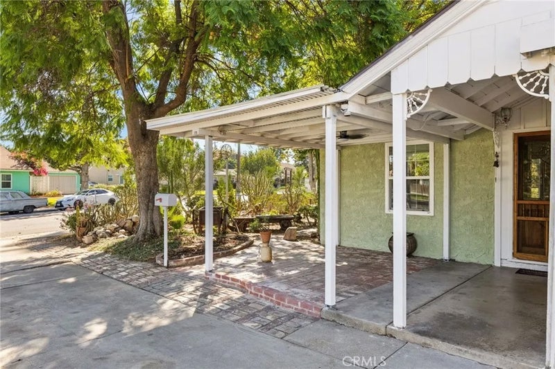 6825 Glacier Drive