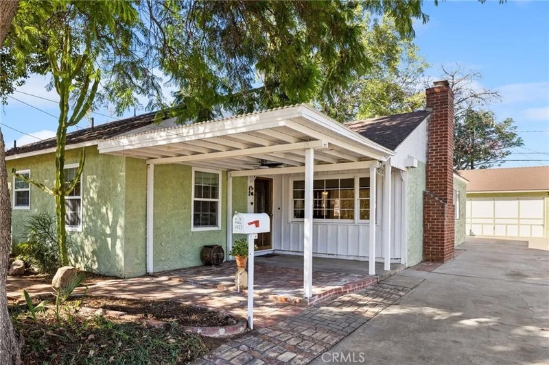 6825 Glacier Drive