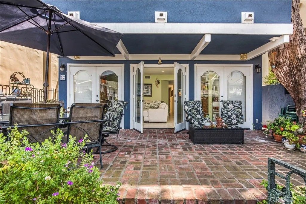 Photo of 42 Rivo Alto Canal #B, Long Beach, CA 90803 (MLS # PW25278734)