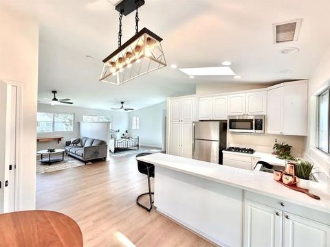 Photo of 1401 N Elm Street, Escondido, CA 92025 (MLS # NDP2603029)