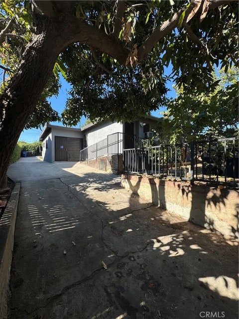 Photo of 529 S Sydney Dr, East Los Angeles, CA 90022 (MLS # SR26032104)