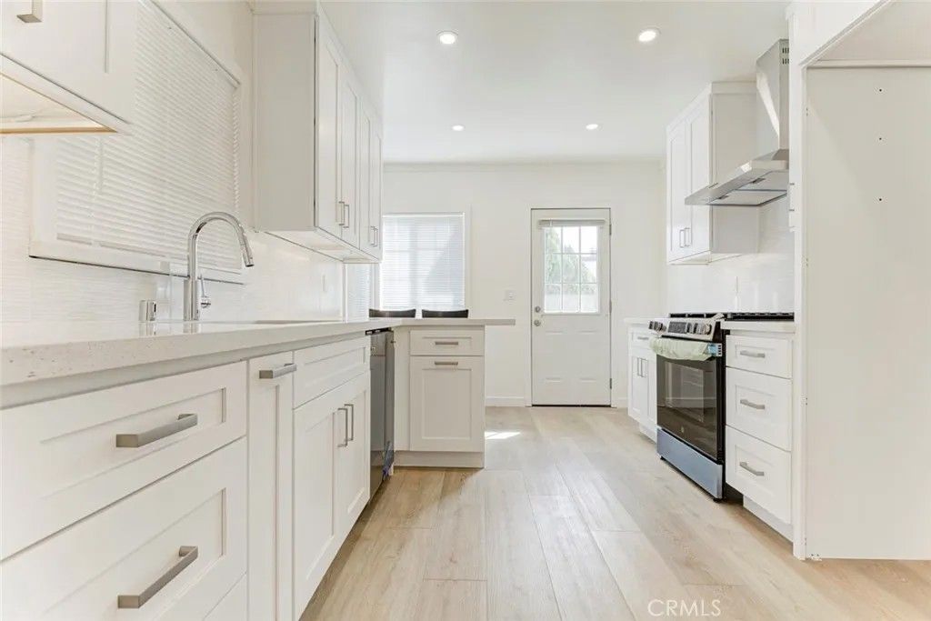 Photo of 3055 Sycamore Avenue, La Crescenta, CA 91214 (MLS # GD26012710)