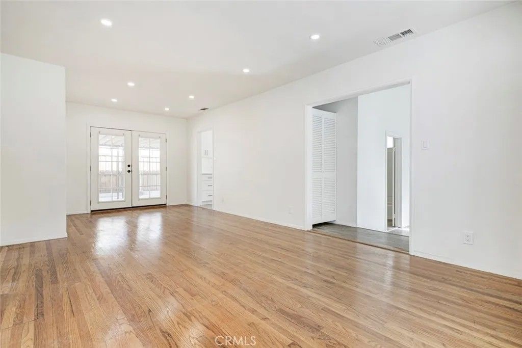 Photo of 3055 Sycamore Avenue, La Crescenta, CA 91214 (MLS # GD26012710)