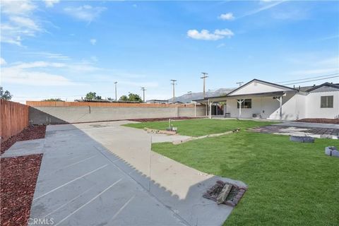 Tiny photo for 14935 Hibiscus, Fontana, CA 92335 (MLS # CV25273635)