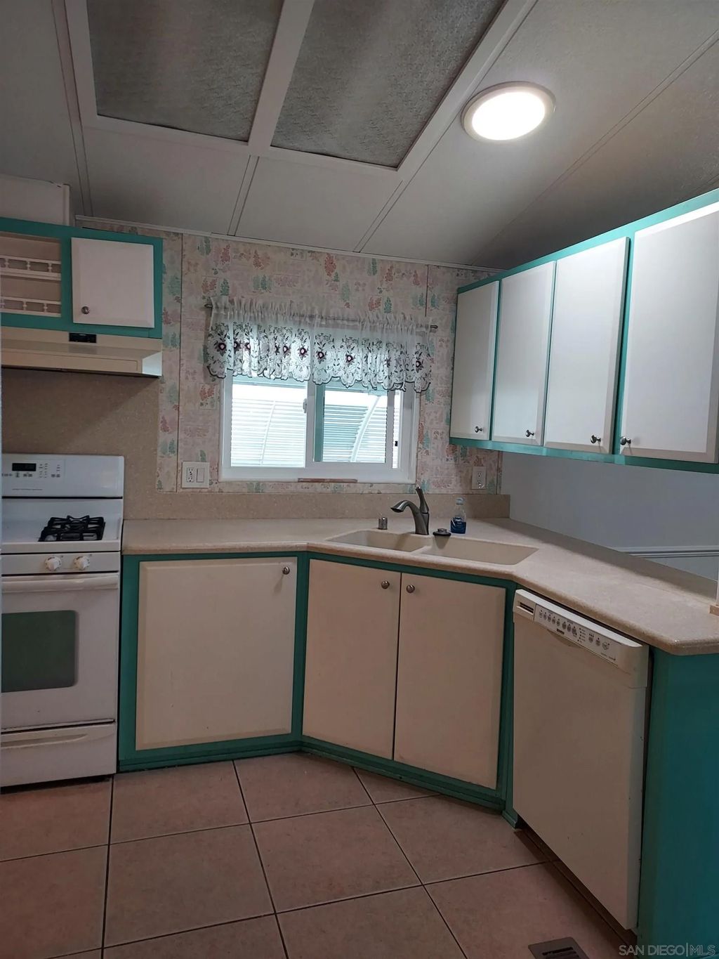 Photo of 1930 W San Marcos Blvd #425, San Marcos, CA 92078 (MLS # 260002121)