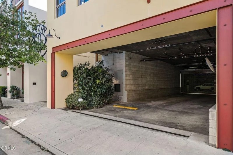 50 W Dayton Street 209