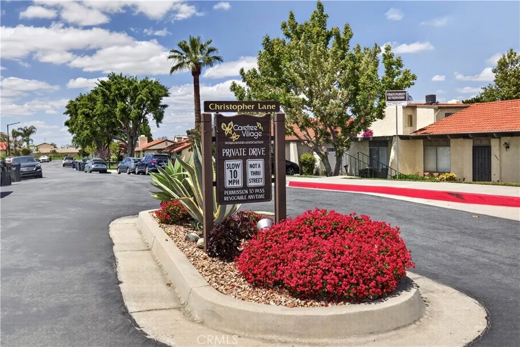 1571 Christopher Lane