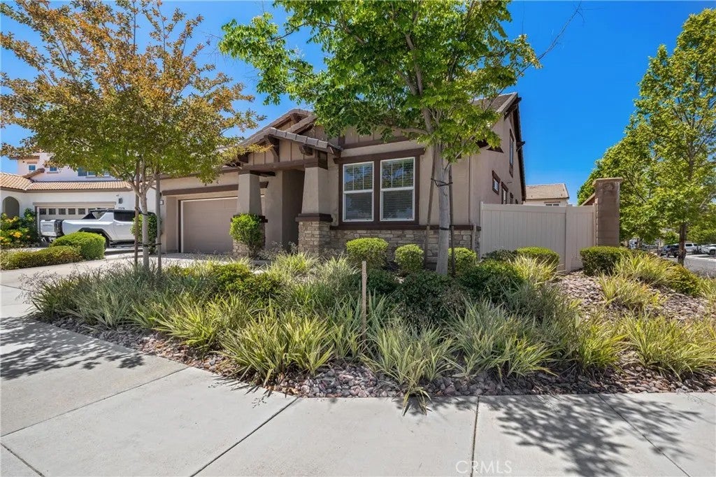 Photo of 24261 Pistachio Street, Murrieta, CA 92562 (MLS # SW26127626)