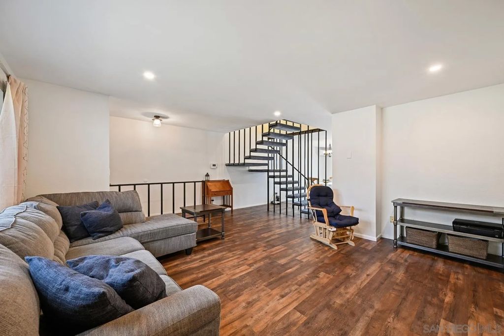 Photo of 1545 Sonora Dr #231, Chula Vista, CA 91911 (MLS # 260010160)