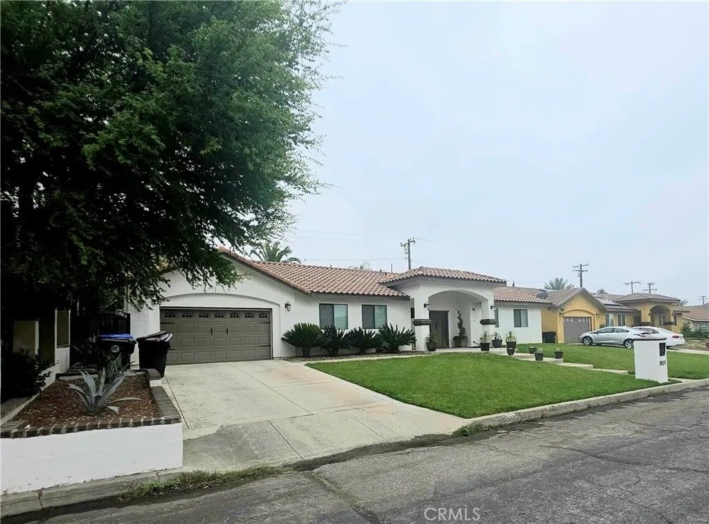 Photo of 3921 La Hacienda DR, San Bernardino, CA 92404 (MLS # IV26096121)