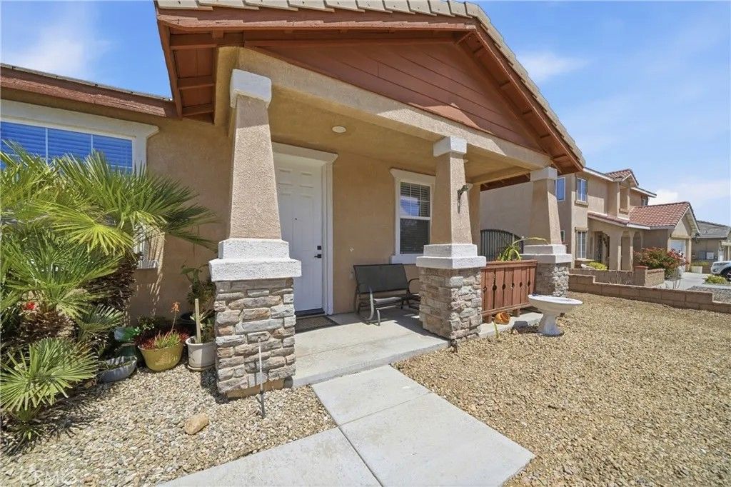 Photo of 13364 Pleasant View, Hesperia, CA 92344 (MLS # HD26087892)
