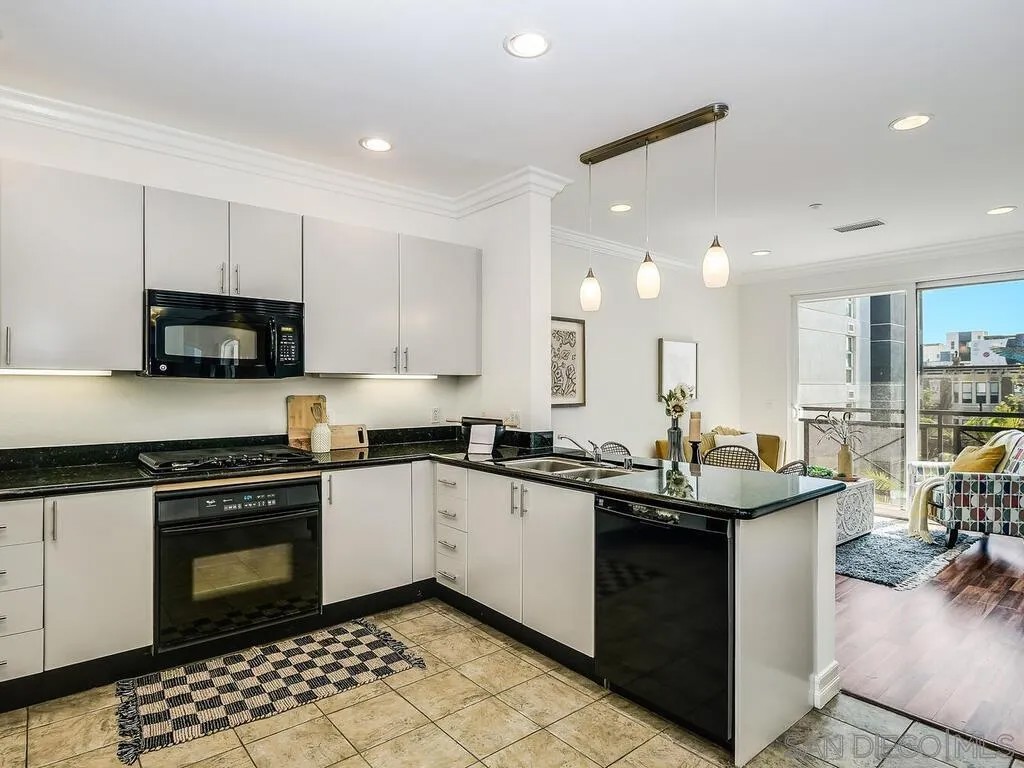 525 11th Ave 1405