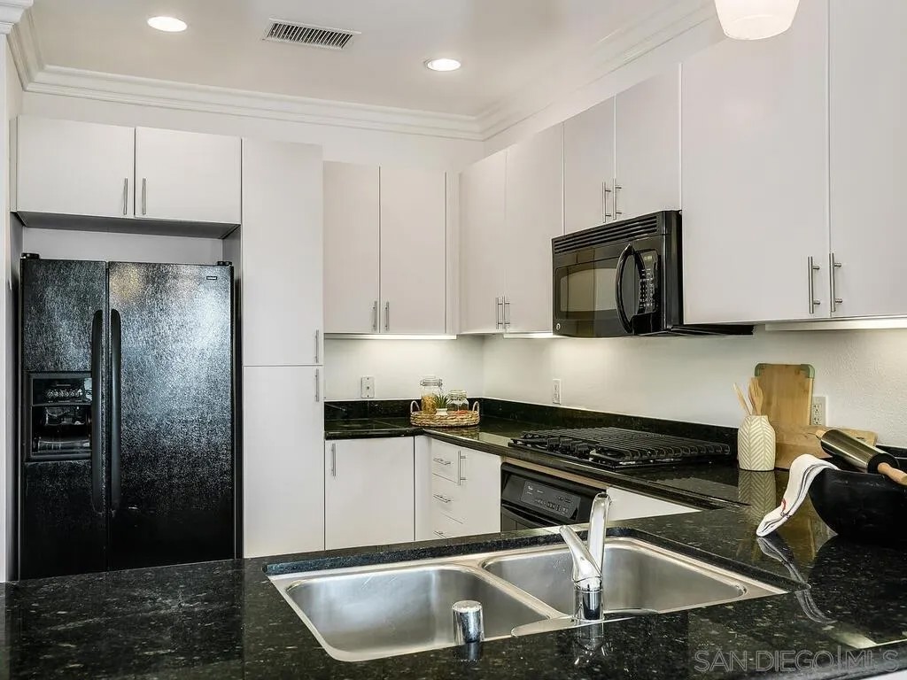 525 11th Ave 1405