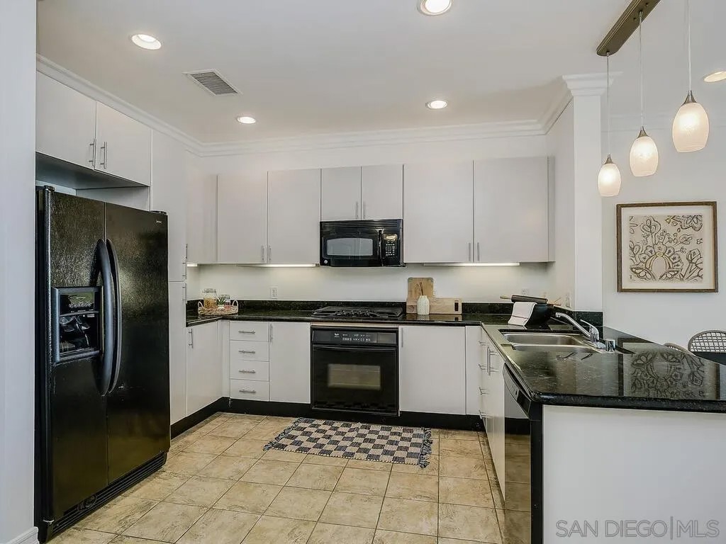 525 11th Ave 1405