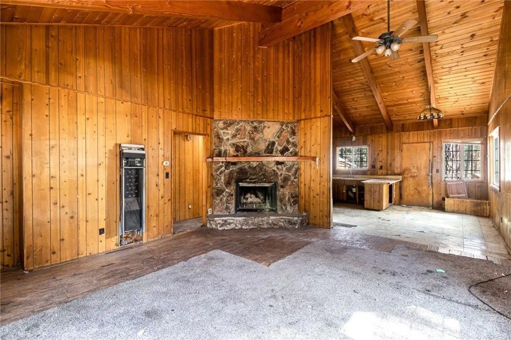 Photo of 427 Holmes Ln, Sugarloaf, CA 92386 (MLS # IV26065104)