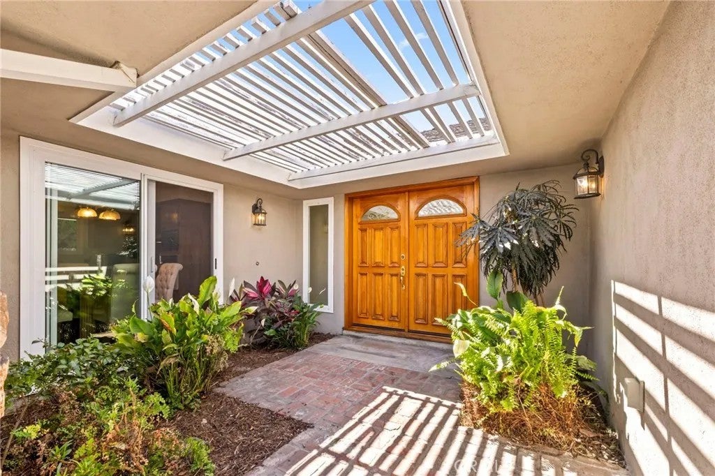 956 W 14th Street