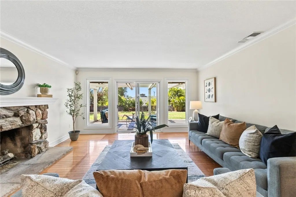 956 W 14th Street