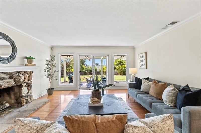 956 W 14th Street