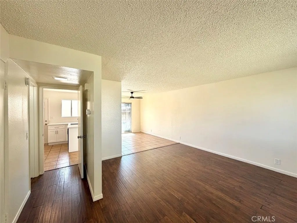 345 N Eucalyptus Avenue 1