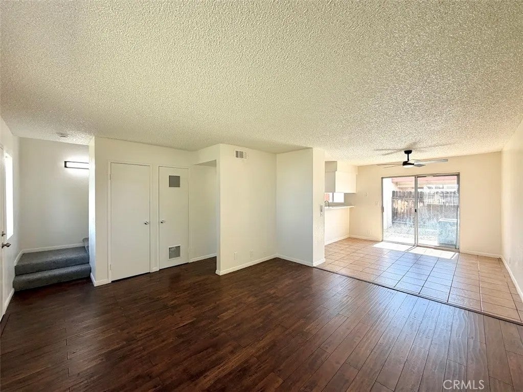 345 N Eucalyptus Avenue 1