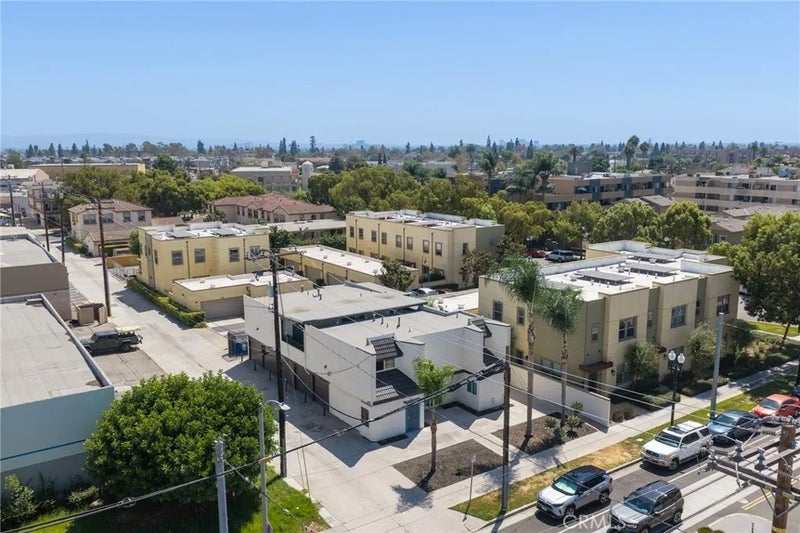 812 E Santa Ana