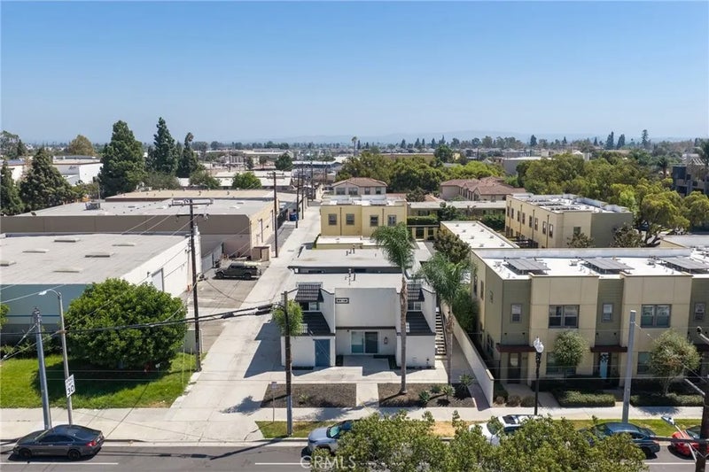 812 E Santa Ana