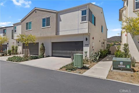 Photo of 35238 Blossom Pl, Fallbrook, CA 92028 (MLS # SW26033139)