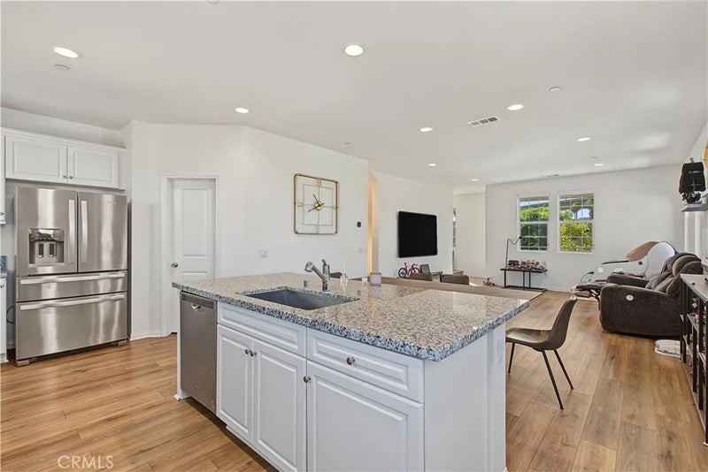 8881 Orangethorpe