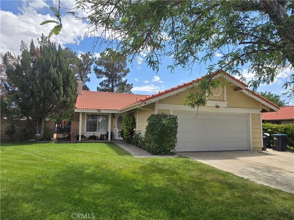 Photo of 1514 Essex LN, Lancaster, CA 93534 (MLS # SR26103662)